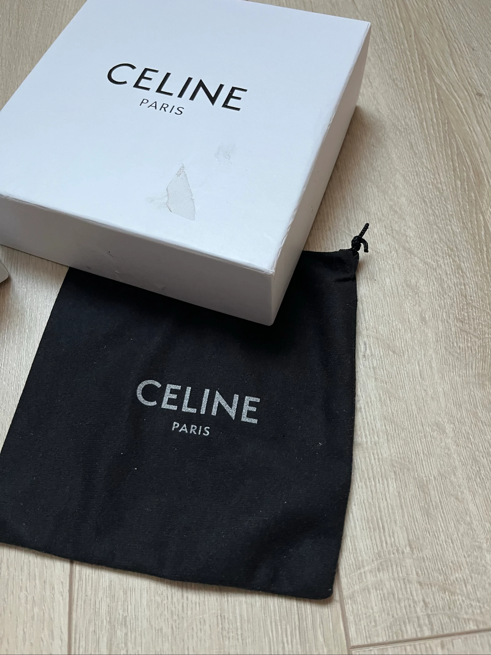 Cinto Celine Triomphe Preto e Dourado tamanho 75cm – photo 3